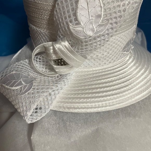 Ashro White Hat - Picture 5 of 5